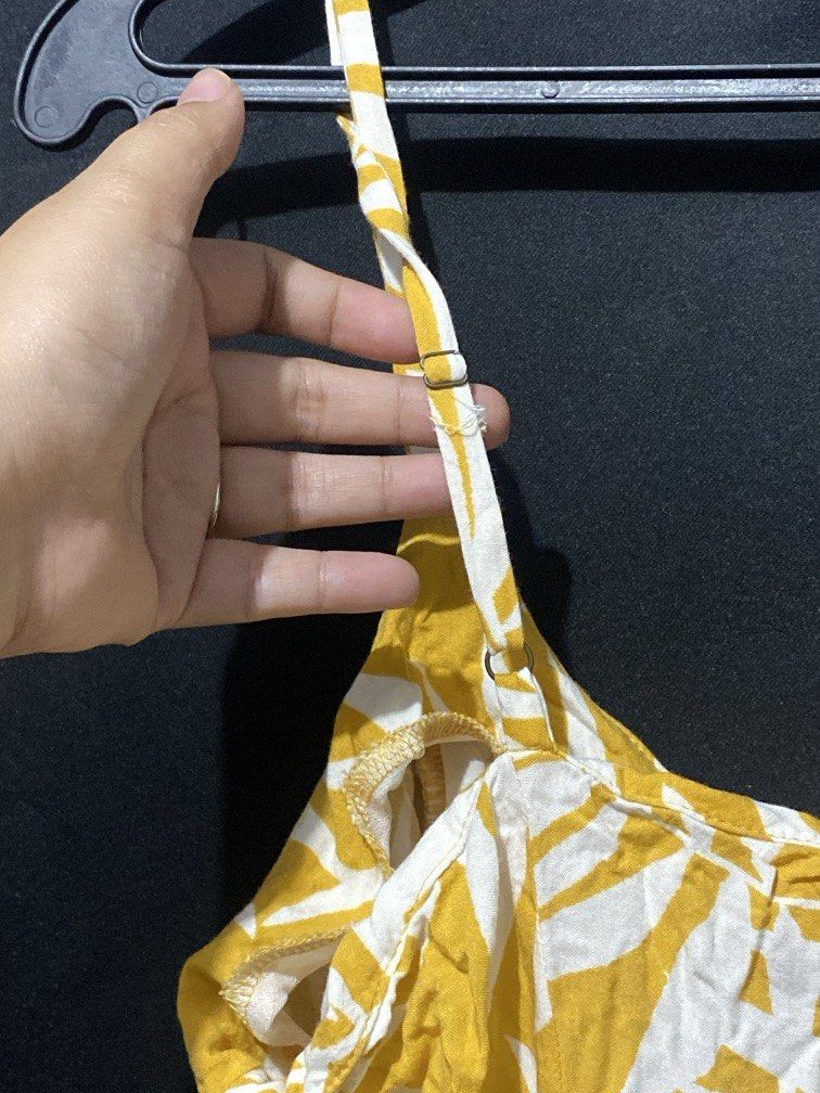 Summer Yellow Dress (Category: Dresses) located in Paranaque City. Submitted by things.jesspreloved (Listing ID 1468597647, Image 3). Description: .