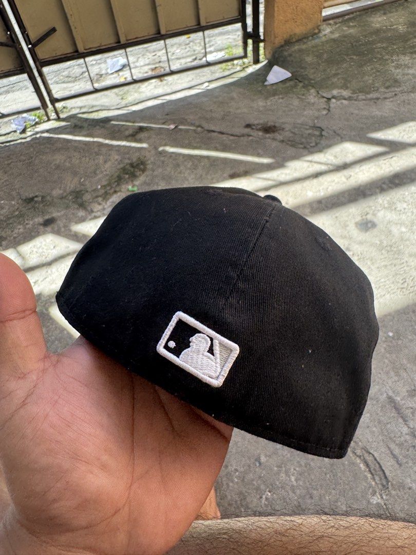 Supreme new era limited edition (Category: Activewear) located in Antipolo. Submitted by leo_25_wolf (Listing ID 1468520514, Image 3). Description: .