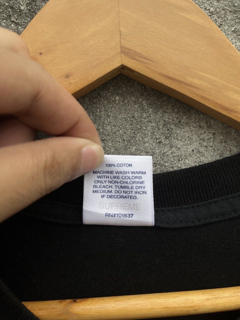 Supreme Venus Tee (FW21) (Category: Tshirts & Polo Shirts ) located in Taguig. Submitted by rafaeljohnmangi (Listing ID 1468616512, Image 3). Description: Supreme Venus Tee (FW21) Authentic Rare piece! 21 x 28.5 Medium - Large Color rate: 9.7/10 Issue: minimal Hairlines on the upper right part And factory defect prints at armpit .