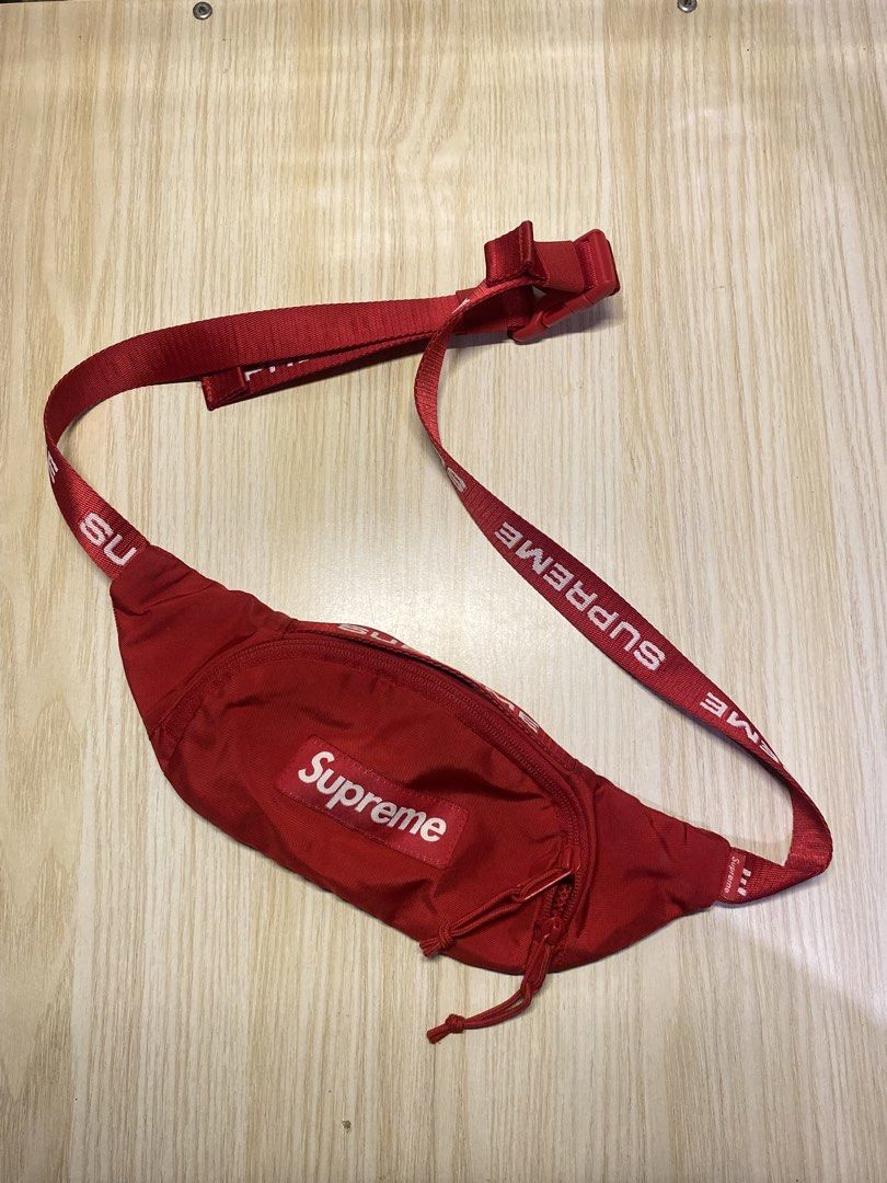 Supreme Walking jogging Beltbag (Category: Belt bags, Clutches and Pouches) located in Manila. Submitted by ejothegod (Listing ID 1468530601, Image 1). Description: For sale rush‼️ SS18 Supreme beltbag -Authentic 🔥 -9.5/10 -used only nung nag jogging from 🇺🇸 6k asking sobrang ganda nyan OFFER LANG KAYO 📍CALAMBA LAGUNA OR LIPA BATANGAS LOC 📦meetup or lalamove or lbc￼.