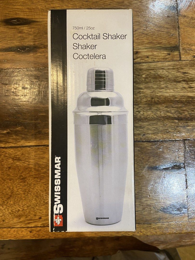 Swissmar Cocktail Shaker 750ml 25oz (Category: Water Bottles & Tumblers) located in Pasig City. Submitted by egoo11 (Listing ID 1468601128, Image 1). Description: - Brand: Swissmar - Capacity: 750ml / 25oz - Design: Classic three-piece in shiny silver finish - Condition: Brand new in original box - Perfect for: Home parties and mixing your favorite cocktails Pick up Caniogan,Pasig.