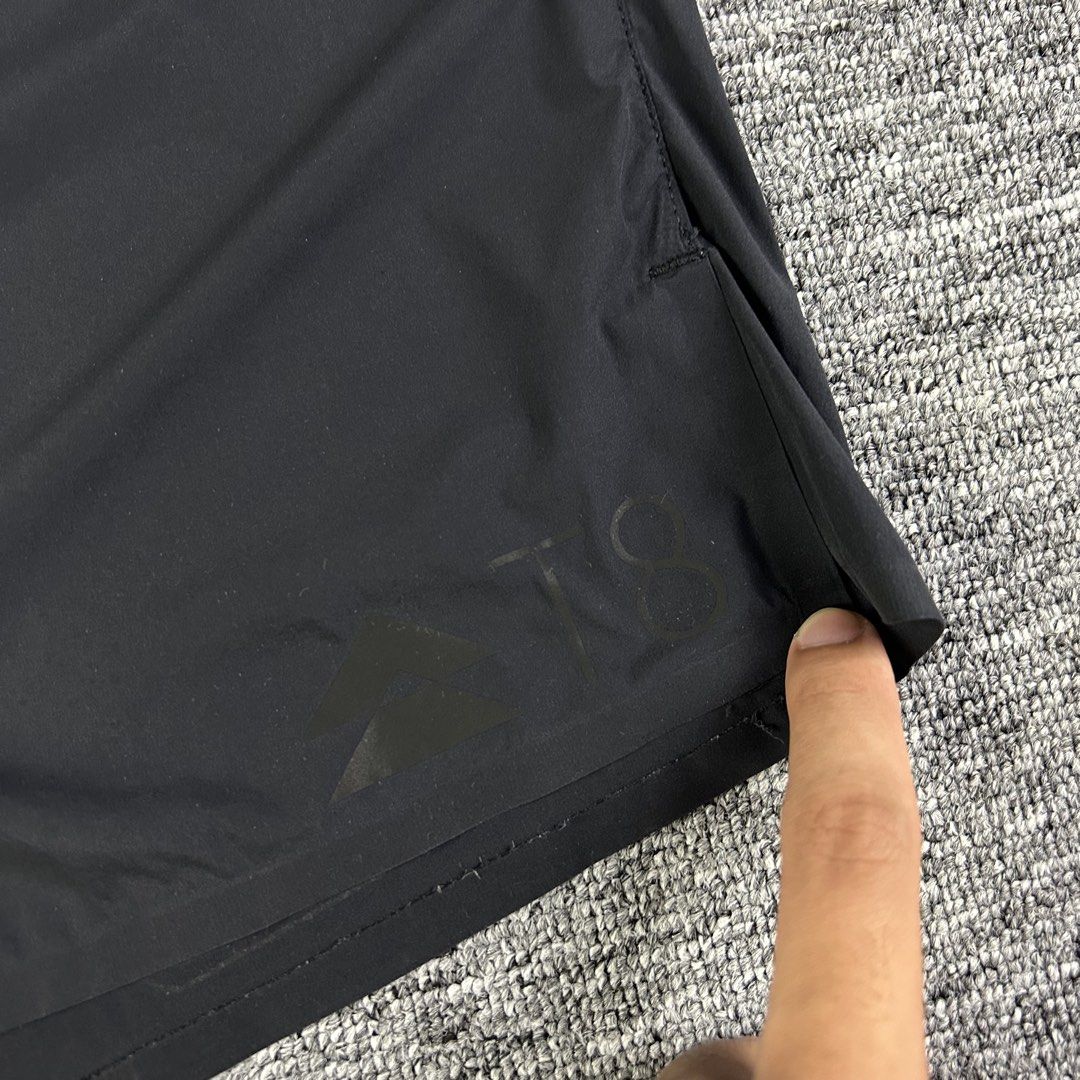 T8 - Men’s Sherpa Short V2 Reflective (Category: Activewear) located in Manila. Submitted by not4every1 (Listing ID 1468616491, Image 3). Description: T8 - Men’s Sherpa Short V2 Reflective Size: L Condition: Very Good Flaws: Signs of wear and usage, stain at the crotch Measurements: Waist: 32 Length: 17.25 Inseam: 6.375 Rise: 11.75 Thigh: 14.75 Hem: 12.5 Price: 1,999 + SF Buy at your own risk. Color may vary due to lighting. Measurements are take