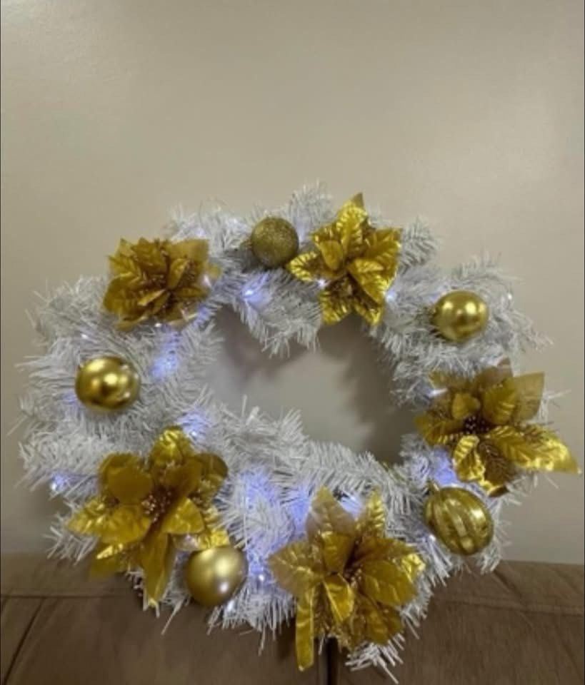 TAKE 2 xmas decors (Category: Artificial Plants & Flowers) located in Mandaluyong City. Submitted by _anjconcepcion (Listing ID 1468636619, Image 1). Description: .