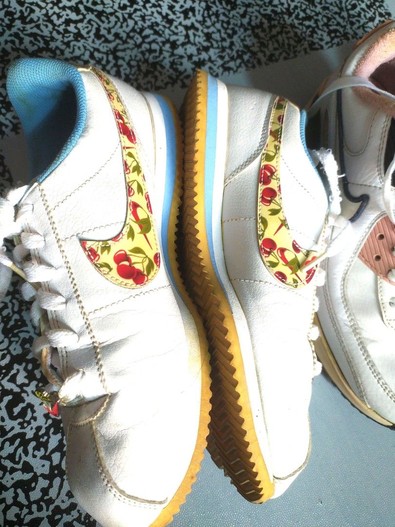 Take all authentic Nike rubber shoes (Category: Sneakers) located in Manila. Submitted by timtam04 (Listing ID 1468525911, Image 2). Description: needs deep cleaning maayos pa 7Y.