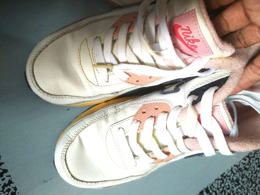 Take all authentic Nike rubber shoes (Category: Sneakers) located in Manila. Submitted by timtam04 (Listing ID 1468525911, Image 3). Description: needs deep cleaning maayos pa 7Y.