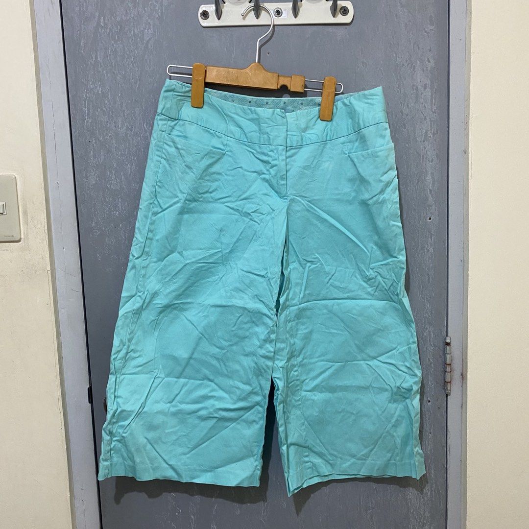 Teal Baggy Gaucho Pants (Category: Shorts) located in Quezon City. Submitted by lovelylittlepreloves (Listing ID 1468695913, Image 1). Description: .