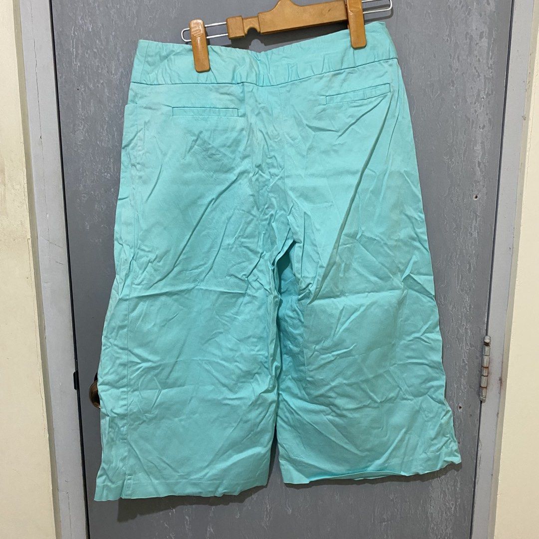 Teal Baggy Gaucho Pants (Category: Shorts) located in Quezon City. Submitted by lovelylittlepreloves (Listing ID 1468695913, Image 3). Description: .