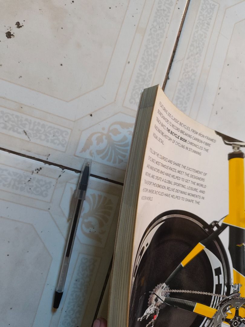 The Bicycle Book (Category: Textbooks) located in Pasay City. Submitted by denimdude.ph (Listing ID 1468566318, Image 3). Description: new, i did not read this.