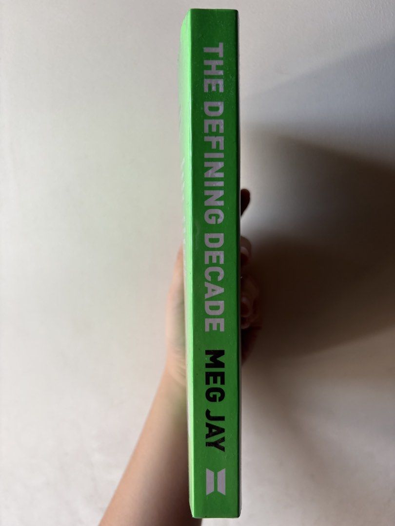 The Defining Decade by Meg Jay (Category: Storybooks) located in Pasig City. Submitted by kairodri (Listing ID 1468523559, Image 3). Description: - Title: The Defining Decade by Meg Jay - Edition: Green paperback, authentic from Fully Booked - Condition: Clean pages, solid spine - Content: Clinical psychology insights and stories on work, love, and identity - Perfect for: Recent graduates and anyone navigating a quarter-life crisis.