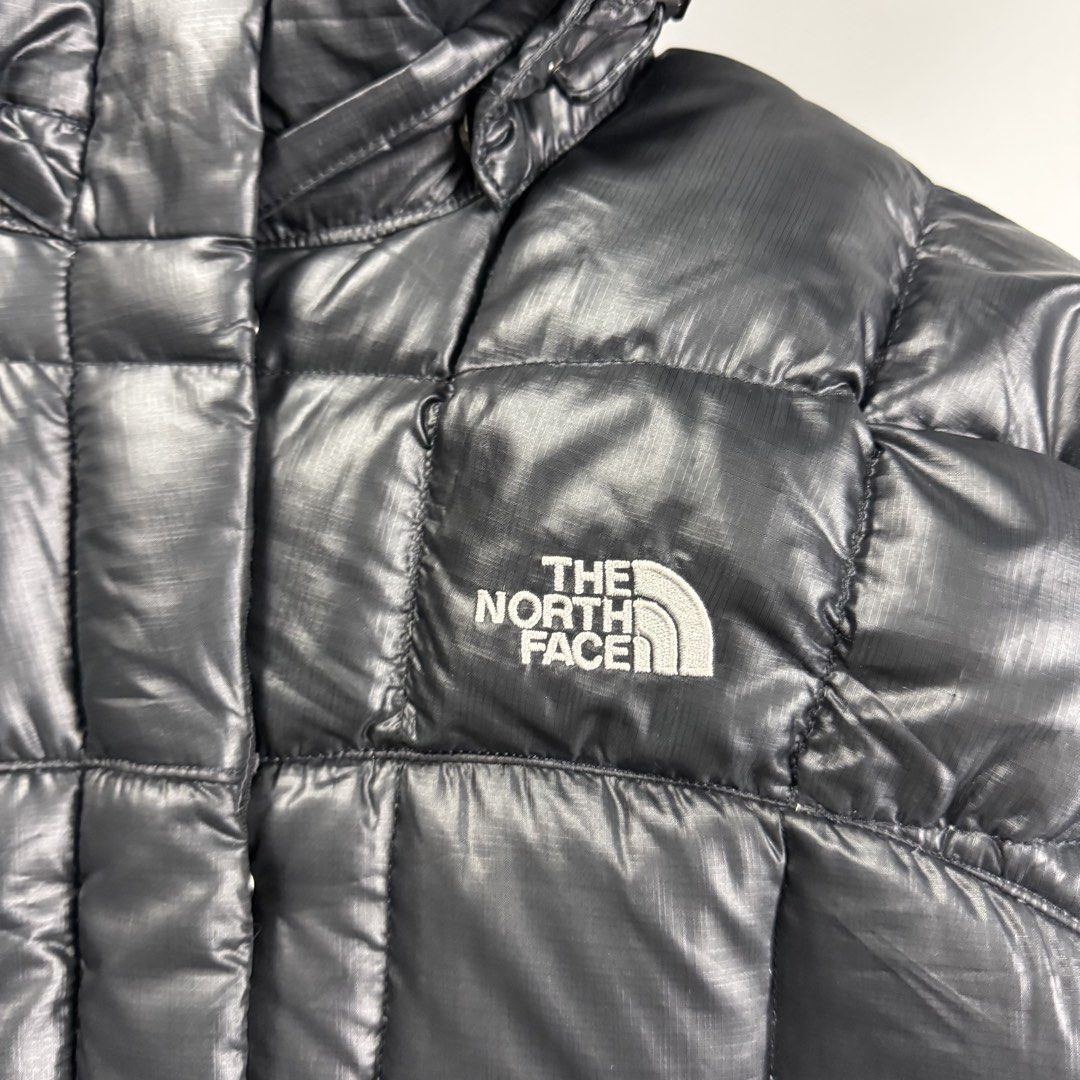 The North Face 600 Down Puffer Jacket Black (Category: Coats, Jackets and Outerwear) located in Cavite. Submitted by epiboie (Listing ID 1468572823, Image 2). Description: The north face 600 fill power puffer jacket Detachable hood Size small womens 20x27 Color rate: 9.5/10 excellent condition No issue 2780 .