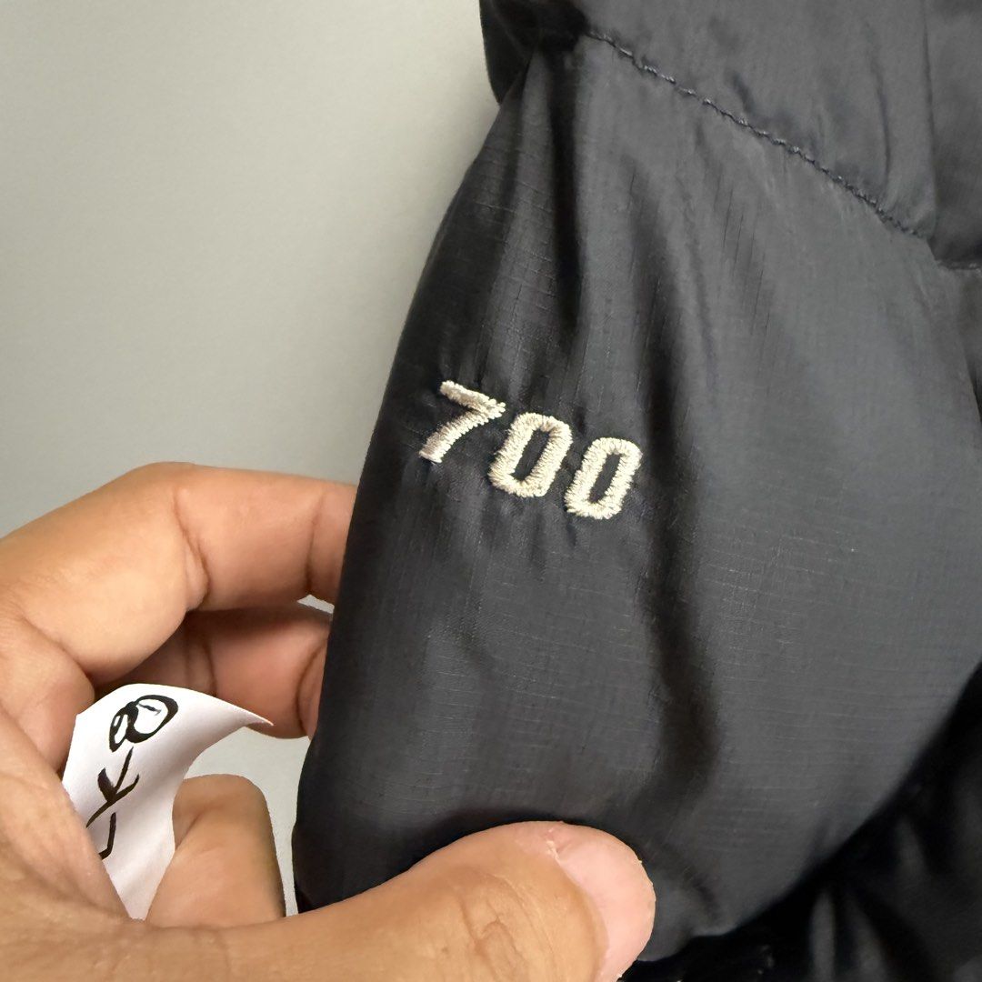 The North Face 700 Nuptse Down Jacket Black8 (Category: Coats, Jackets and Outerwear) located in Cavite. Submitted by epiboie (Listing ID 1468570916, Image 2). Description: The north face 700 series nupste blk8 Packable hood and packable jacket Size medium mens 23x26 Color rate: 9.5/10 excellent condition No issue 3980 -.