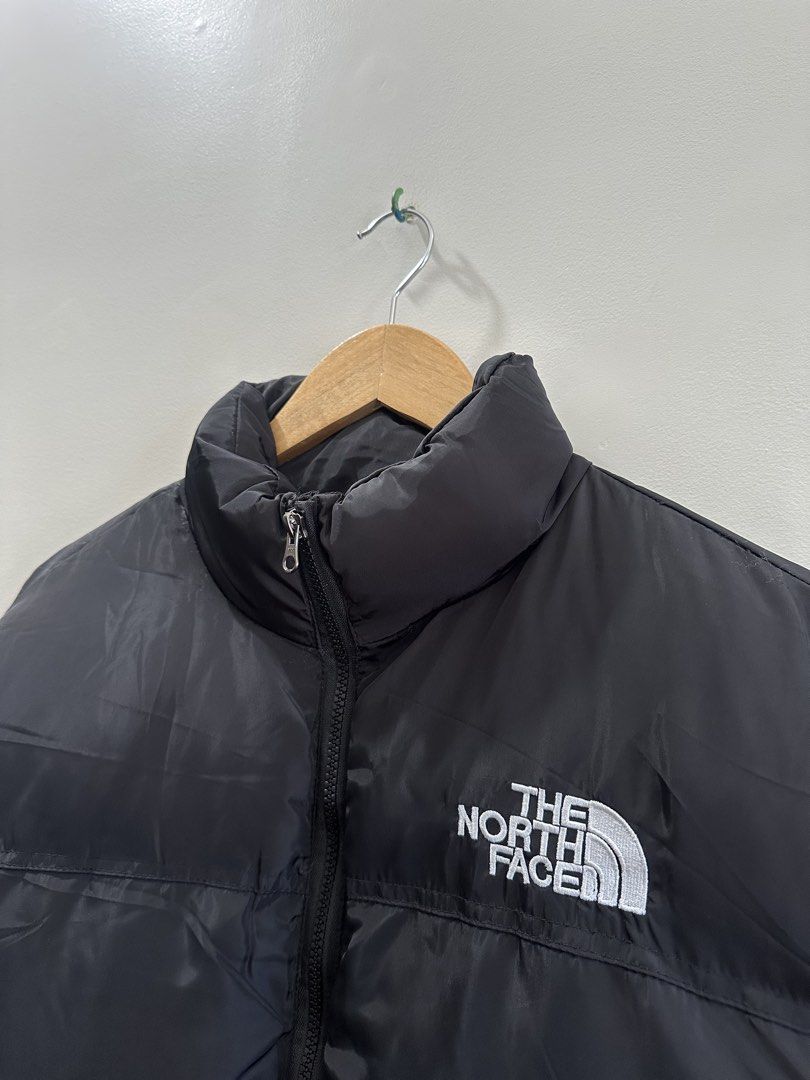 The North Face 700 Nuptse Jacket (Category: Coats, Jackets and Outerwear) located in Baguio. Submitted by .daryl (Listing ID 1468644073, Image 2). Description: 25 width 28 length .