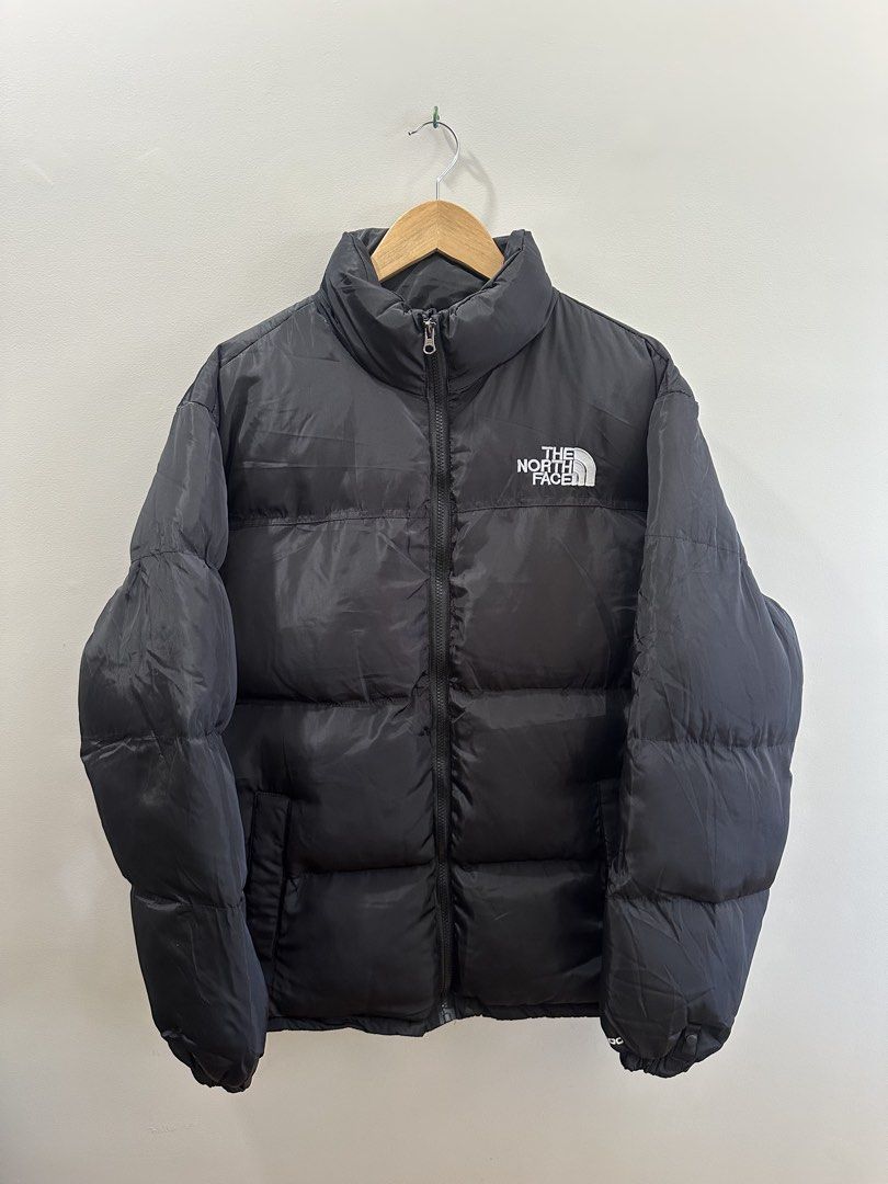 The North Face 700 Nuptse Jacket (Category: Coats, Jackets and Outerwear) located in Baguio. Submitted by .daryl (Listing ID 1468644073, Image 1). Description: 25 width 28 length .
