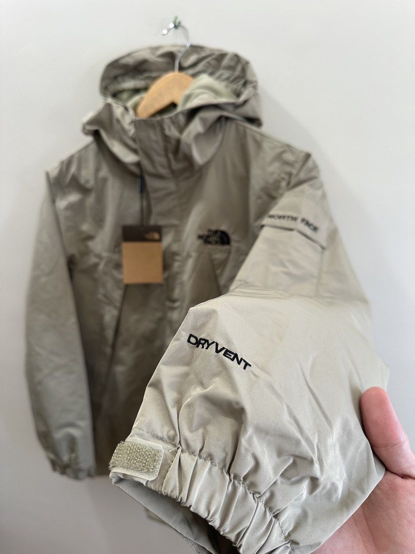 The North Face Dryvent Jacket (Category: Coats, Jackets and Outerwear) located in Baguio. Submitted by .daryl (Listing ID 1468641238, Image 2). Description: 20 width 27 length Water repellent .