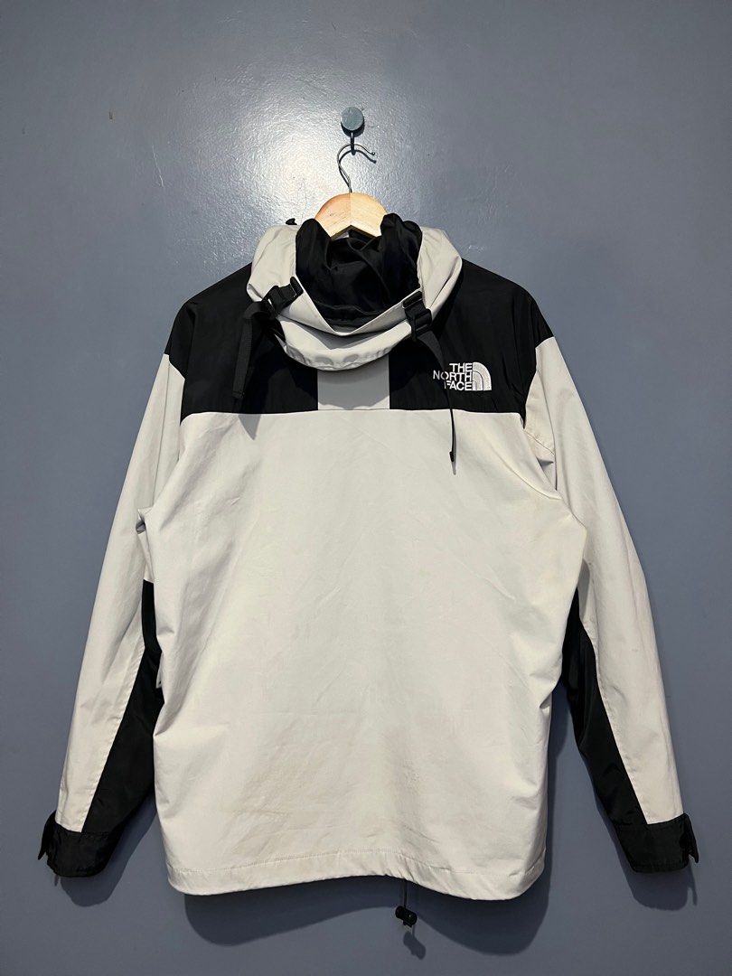 The North Face Gore-Tex (Category: Coats, Jackets and Outerwear) located in Pagadian. Submitted by chiccsilog (Listing ID 1468660782, Image 2). Description: excellent condition 9.5/10 color rate 24x28 (L to Xl) no issue .