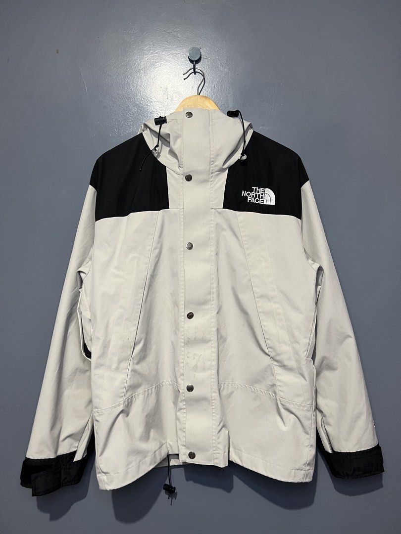 The North Face Gore-Tex (Category: Coats, Jackets and Outerwear) located in Pagadian. Submitted by chiccsilog (Listing ID 1468660782, Image 1). Description: excellent condition 9.5/10 color rate 24x28 (L to Xl) no issue .