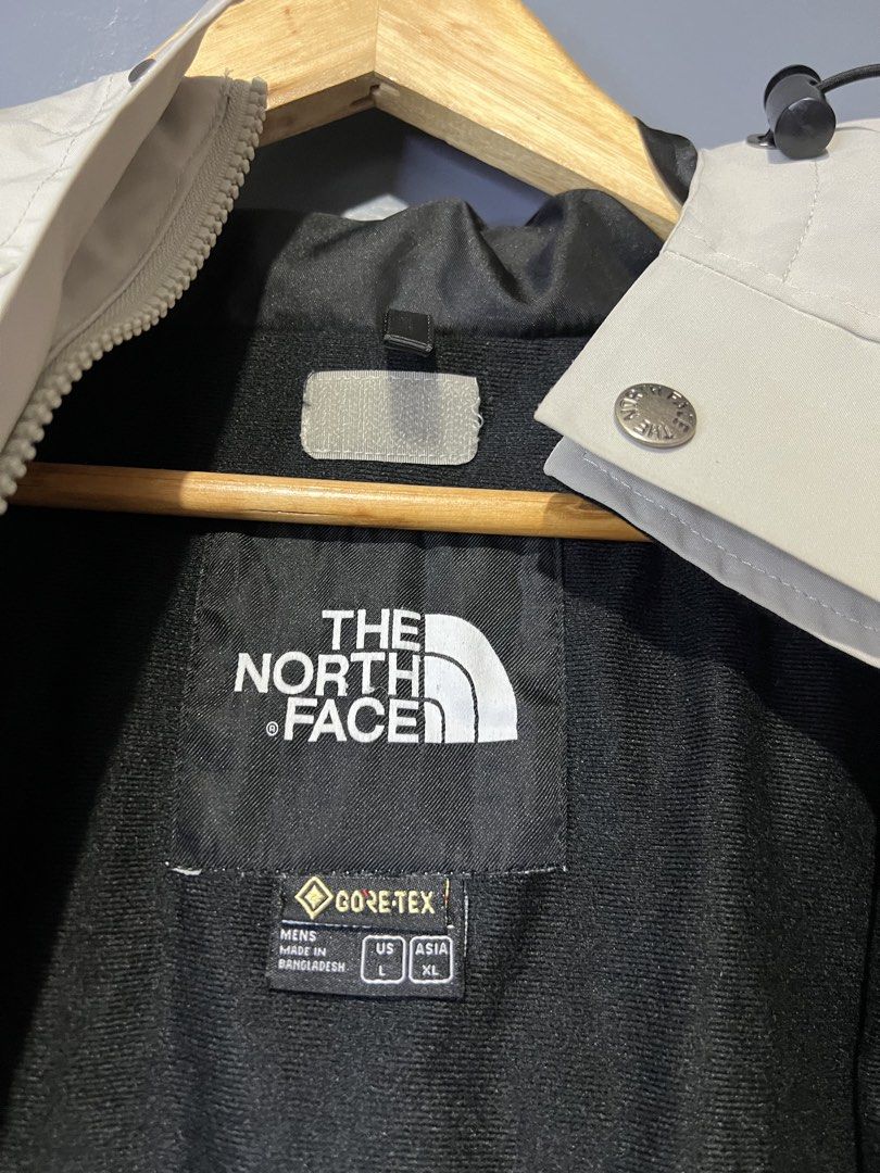 The North Face Gore-Tex (Category: Coats, Jackets and Outerwear) located in Pagadian. Submitted by chiccsilog (Listing ID 1468660782, Image 3). Description: excellent condition 9.5/10 color rate 24x28 (L to Xl) no issue .