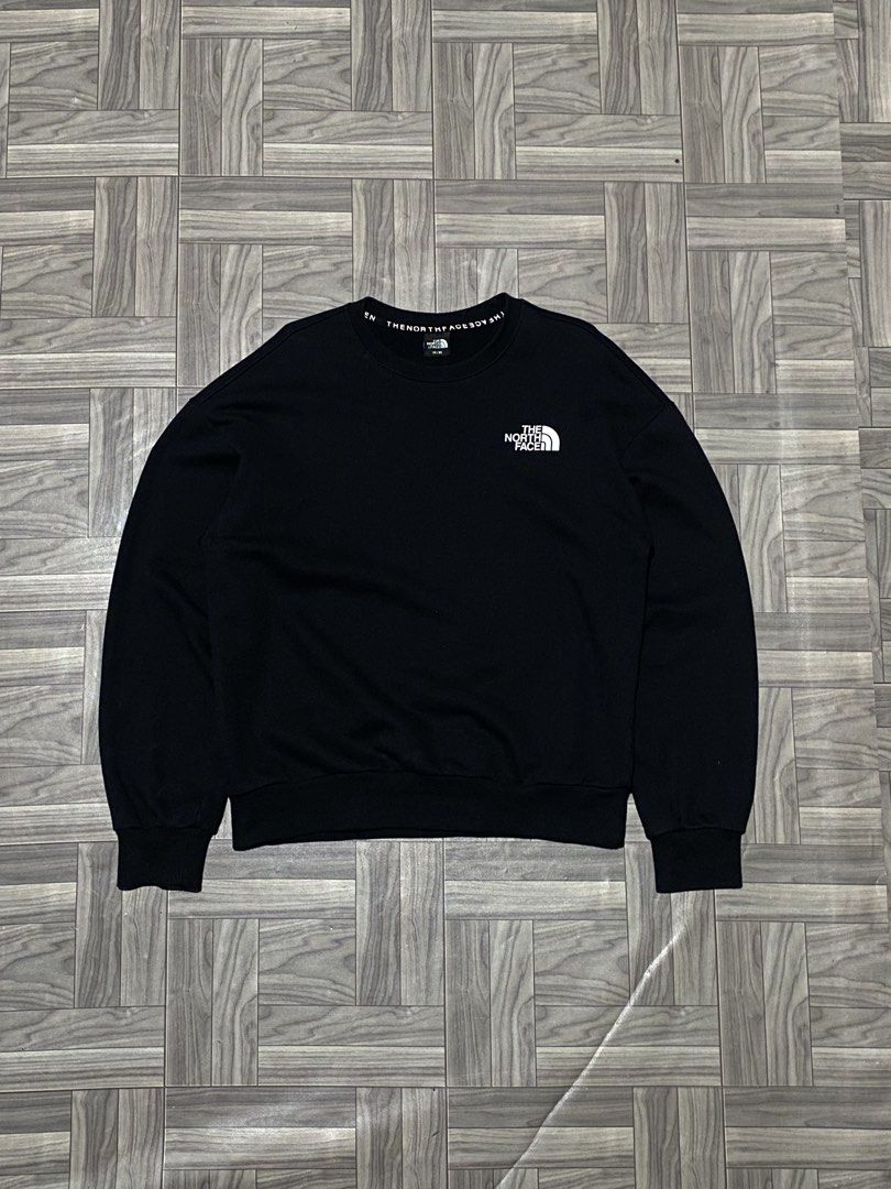The North Face Graphic Sweatshirt (Category: Coats, Jackets and Outerwear) located in San Pablo. Submitted by lazy.thrifttt (Listing ID 1468622035, Image 2). Description: - [ ] The North Face Graphic Sweatshirt Size XS on tag(can fit to M) 21Wx24L 10/10 Color Rate No Flaws.