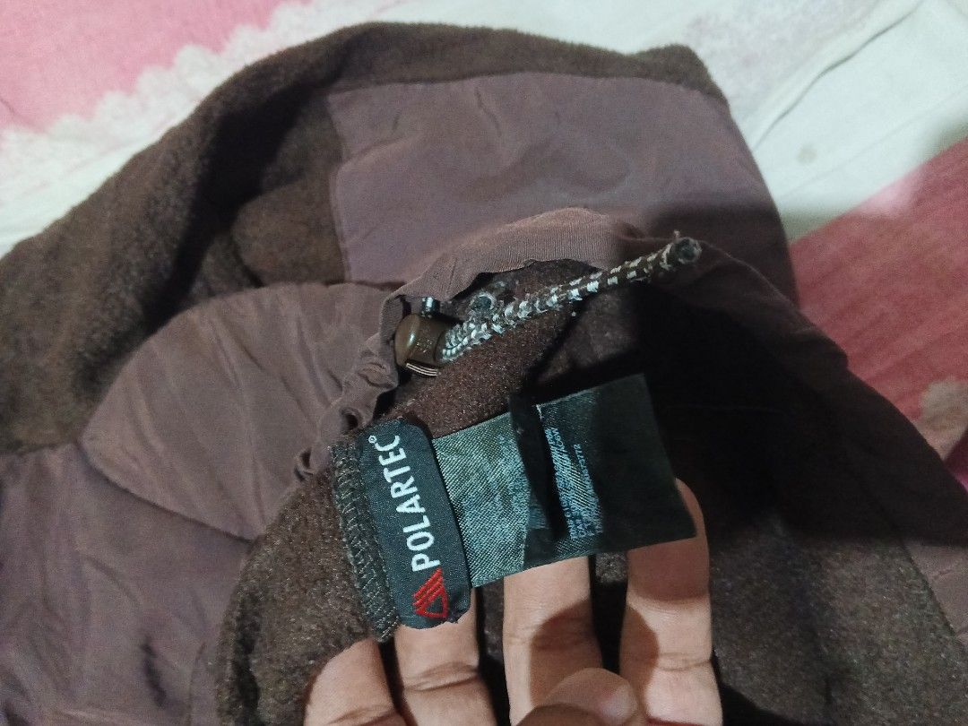 the north face polor zip jacket (Category: Coats, Jackets and Outerwear) located in Isabel. Submitted by nieljun112187 (Listing ID 1468512890, Image 3). Description: the north face polor zip jacket width 22 length 27 colorate 9 no issue.