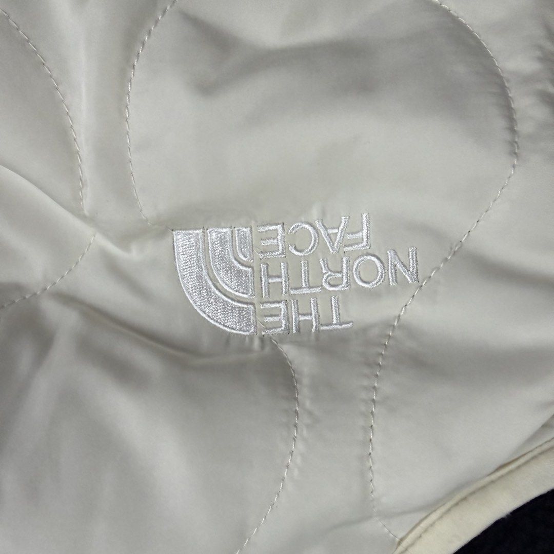 The North Face Quilted Fleece Reversible Jacket (Category: Coats, Jackets and Outerwear) located in Cavite. Submitted by epiboie (Listing ID 1468573896, Image 3). Description: The north face reversible fleece black and white Korean release Size medium 22x23 Color rate: 9.5/10 excellent condition No issue 1580 -.