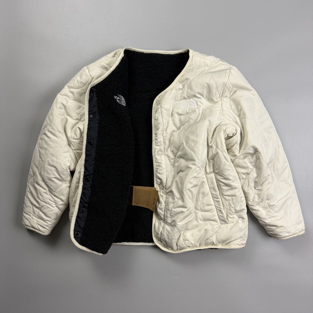 The North Face Quilted Fleece Reversible Jacket (Category: Coats, Jackets and Outerwear) located in Cavite. Submitted by epiboie (Listing ID 1468573896, Image 1). Description: The north face reversible fleece black and white Korean release Size medium 22x23 Color rate: 9.5/10 excellent condition No issue 1580 -.