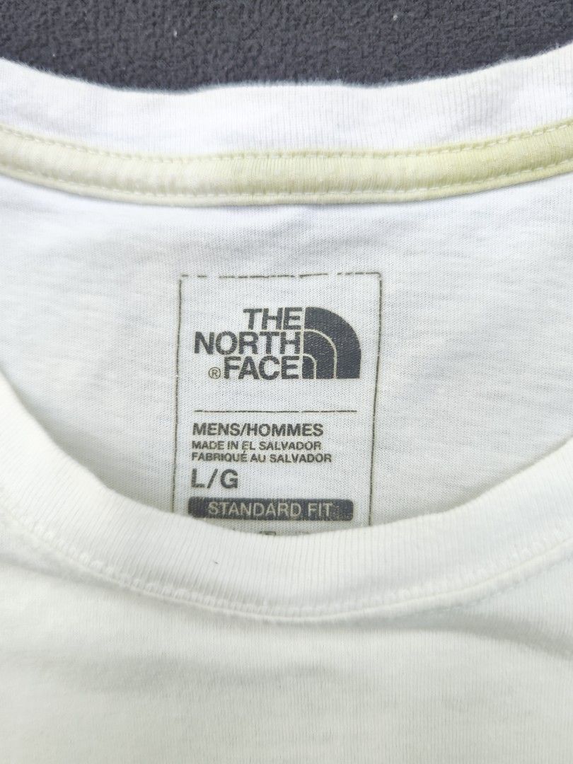 The North Face Tee (Category: Tshirts & Polo Shirts ) located in Bulacan. Submitted by emilj23 (Listing ID 1468520371, Image 3). Description: The North Face Tee Size L on tag L 29 W 21 Condition 9/10 Color rate 9/10 Issue stains.