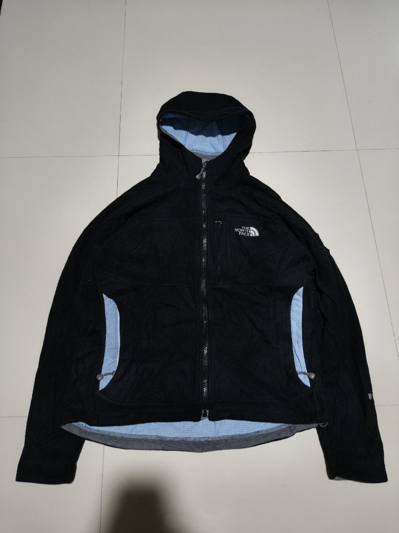 THE NORTH FACE WINDWALL SIZE MEDIUM WOMEN (Category: Coats, Jackets and Outerwear) located in Manila. Submitted by gelove.thrift (Listing ID 1468599274, Image 2). Description: .