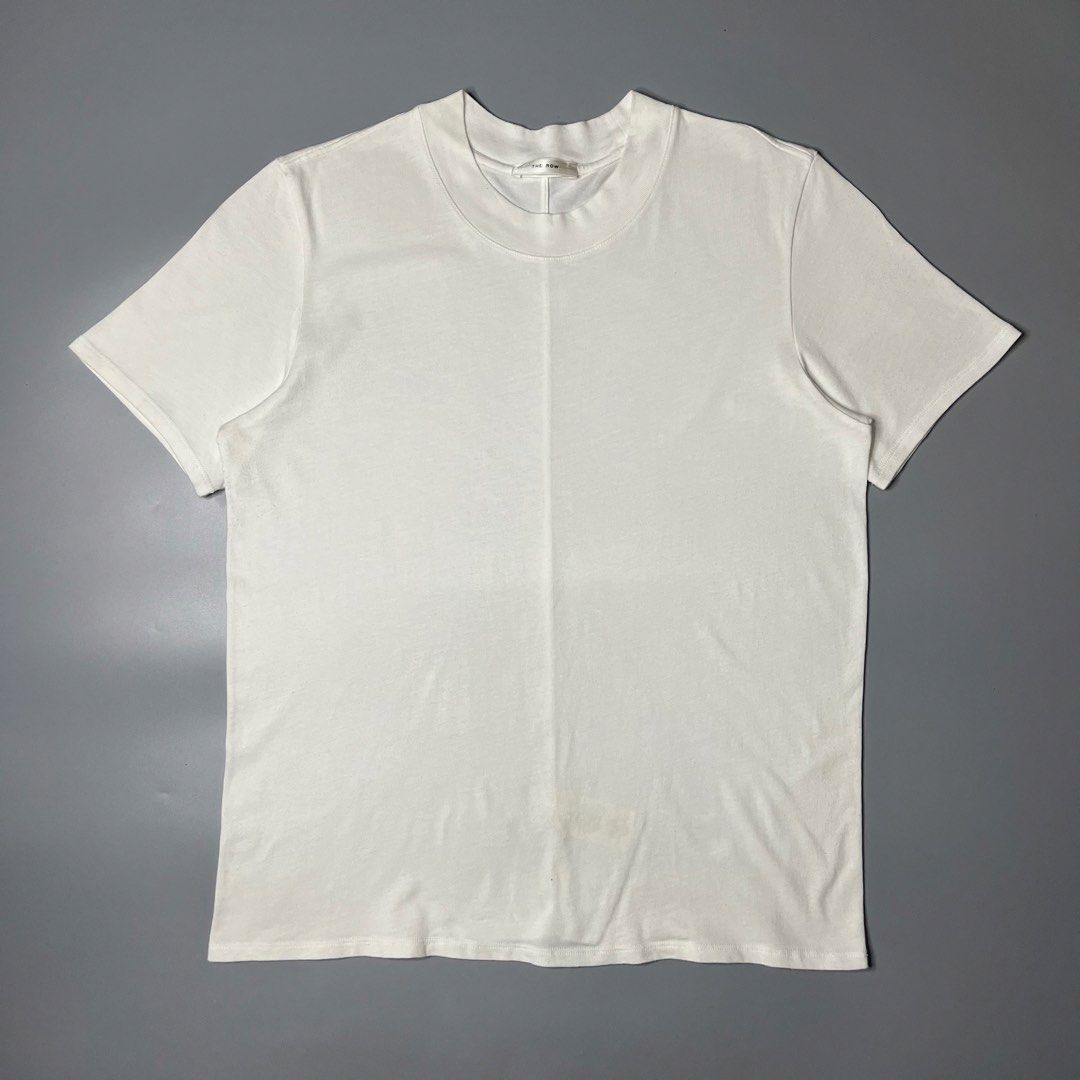 THE ROW (Category: Tshirts & Polo Shirts ) located in Manila. Submitted by aaaaaahhhhhh (Listing ID 1468657341, Image 1). Description: Large 20W 26L Excellent Lalamove or J&t Express + Shipping fee.