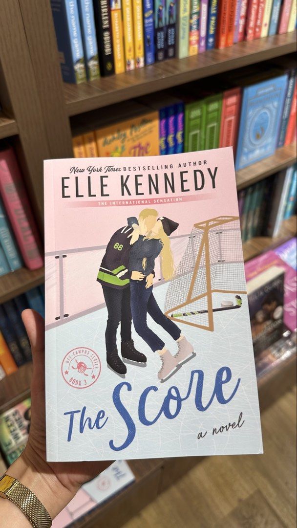 Off Campus - The Score (Elle Kennedy) (Category: Storybooks) located in Makati City. Submitted by chriscloudy (Listing ID 1468582539, Image 2). Description: Rfs: selling to buy new books.