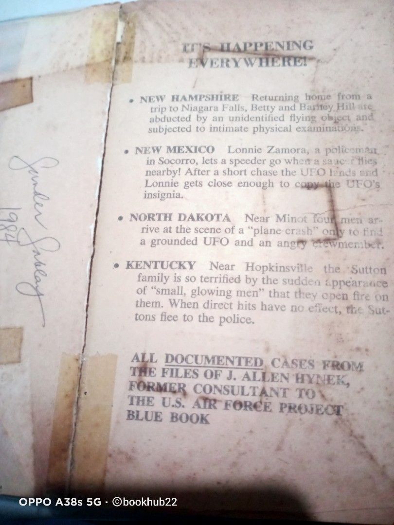 THE UFO EXPERIENCE: A SCIENTIFIC ENQUIRY (Category: Storybooks) located in Rizal. Submitted by bookhub22 (Listing ID 1468572084, Image 2). Description: Cited by the New York Review of Books as "the best brief for visitation," this classic study presents an analysis of UFO reports and concludes that many sightings cannot be easily dismissed. THE UFO EXPERIENCE 308pages, MASS MARKET PAPERBACK COPYRIGHT 1977, TANNED FIXED PRICE, NO JOYRESERVER *BAWA
