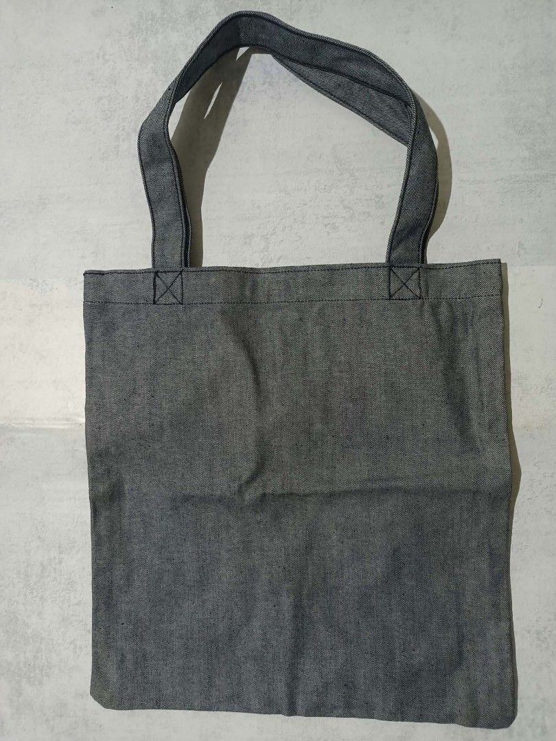 Theory Gray Denim Tote Bag (Category: Tote Bags) located in Davao. Submitted by lotispreloved (Listing ID 1468617325, Image 2). Description: .