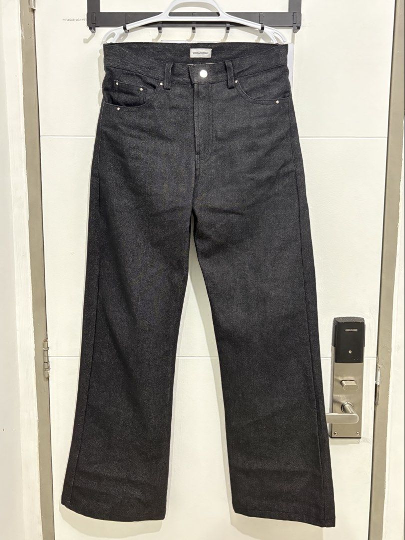 Thisandthat - Echo 14 Oz Raw Semi Bootcut Denim (Category: Jeans) located in Manila. Submitted by marvindeleoz (Listing ID 1468693394, Image 1). Description: Raw Denim Size 28 (but the dimes is 30 inches waist) No Issue Bnew Rfs: the fit is not for me Bought this for 2200 ₱1895 only .