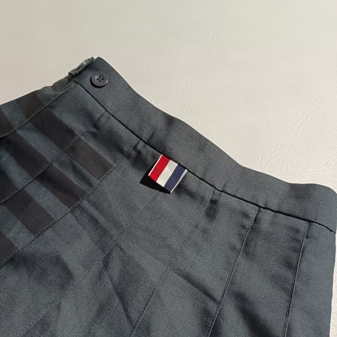 Thom Browne Skirt🩶 (Category: Skirts) located in Baguio. Submitted by freshmarket_2600 (Listing ID 1468588562, Image 3). Description: 780+sf cut tags.