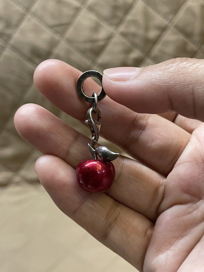 Thomas sabo pendant (Category: Luxury Accessories) located in Baguio. Submitted by nalyns_unique_finds (Listing ID 1468646935, Image 2). Description: No :cod,cop Payment fist po tayo Shipping nationwide .