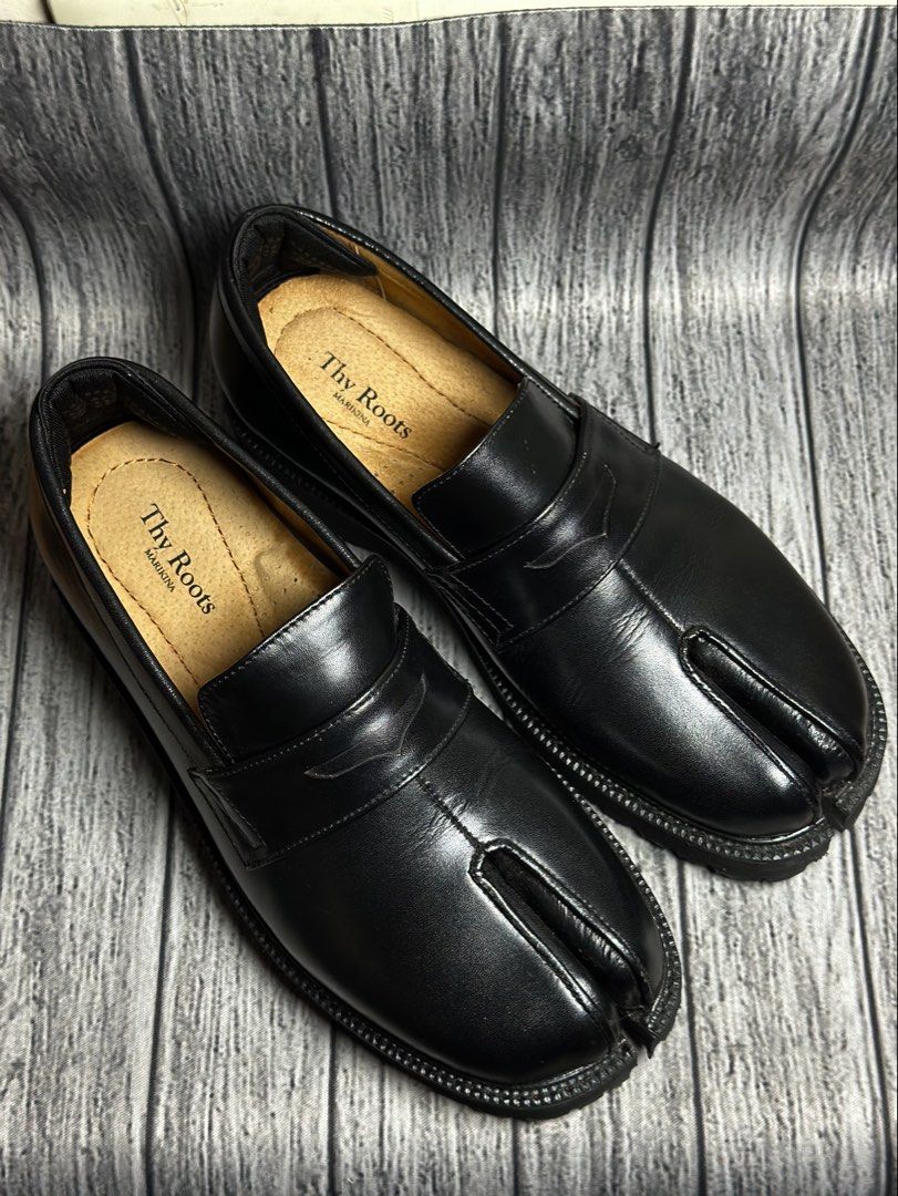 THYROOTS TABI LOAFERS, MARIKINA GENUINE LEATHER (Category: Dress Shoes) located in Obando. Submitted by greatfindslad (Listing ID 1468601177, Image 1). Description: 📌 ThyRoots Tabi Loafers ❗️USED ONCE, FOR PRE WEDDING PREP. 9/10 condition. AUTHENTIC LEATHER. HANDCRAFTED BY ThyRoots. (Heel pad insole can be removed) ❗️With box and dust bag. • ₱4,000 negotiable. Rfs: Buying ThyRoots mules. ❗️San miguel bulacan meet up ❗️Shipping via J&T or Lalamov