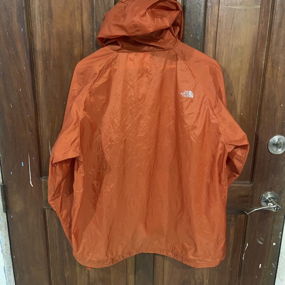 Tnf windbreaker size Xl (Category: Coats, Jackets and Outerwear) located in Butuan. Submitted by cgsayas20083001 (Listing ID 1468619169, Image 3). Description: Goods pa.