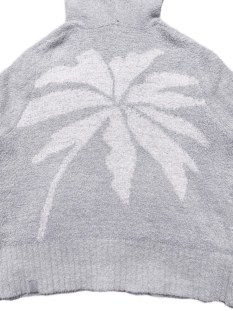 Tommy Bahama hoodie (Category: Coats, Jackets and Outerwear) located in Talisay. Submitted by kjujucloset (Listing ID 1468508862, Image 2). Description: No issue XS-L.