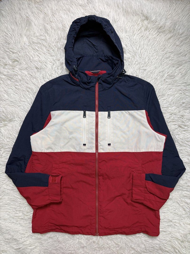 Tommy Hilfiger (Category: Coats, Jackets and Outerwear) located in Baguio. Submitted by sellingtonshop (Listing ID 1468525201, Image 1). Description: t15. Tommy Hilfiger triclimate jacket *wind and water repellent Size: S on tag fits M Dimes: 27*23 Condition: very good Issue: small discoloration on its white area Mine: 880 Steal: 980 Grab: 1180.
