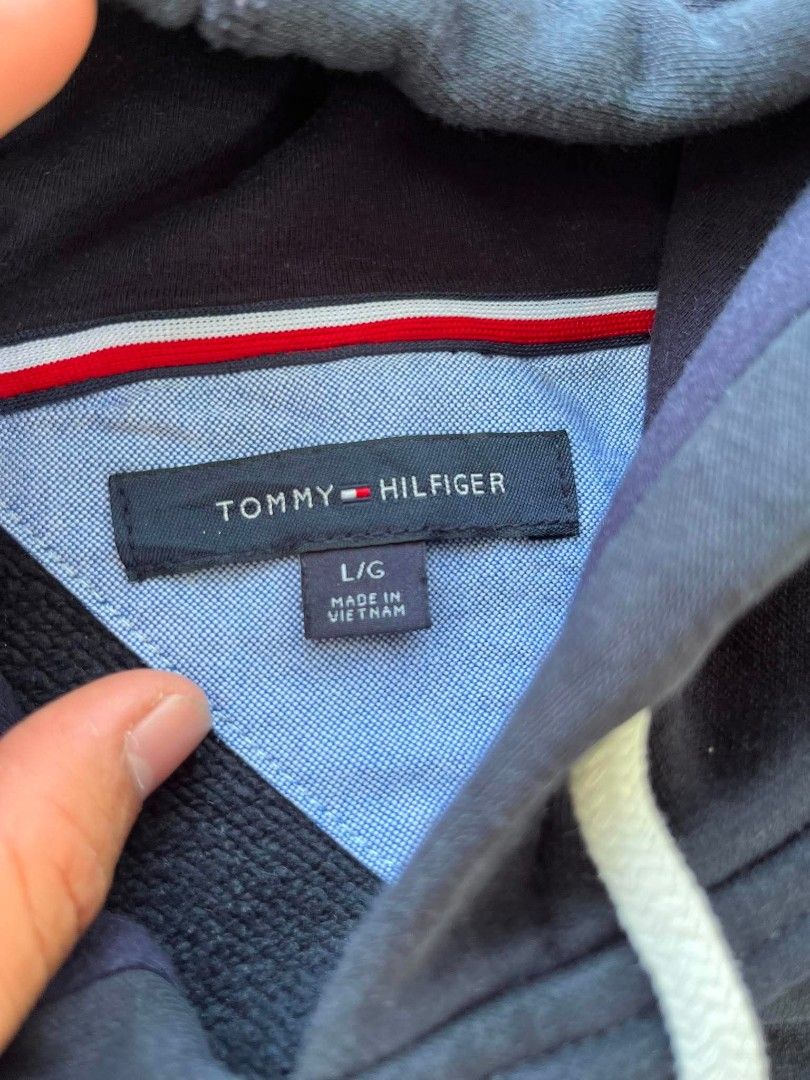Tommy Hilfiger Big Front Logo (Category: Hoodies) located in Davao. Submitted by thriftnijanny (Listing ID 1468706596, Image 3). Description: 📌Tommy Hilfiger Big Front Logo size L 23x27 Excellent Condi Color rate: 9.5/10 issue: None.