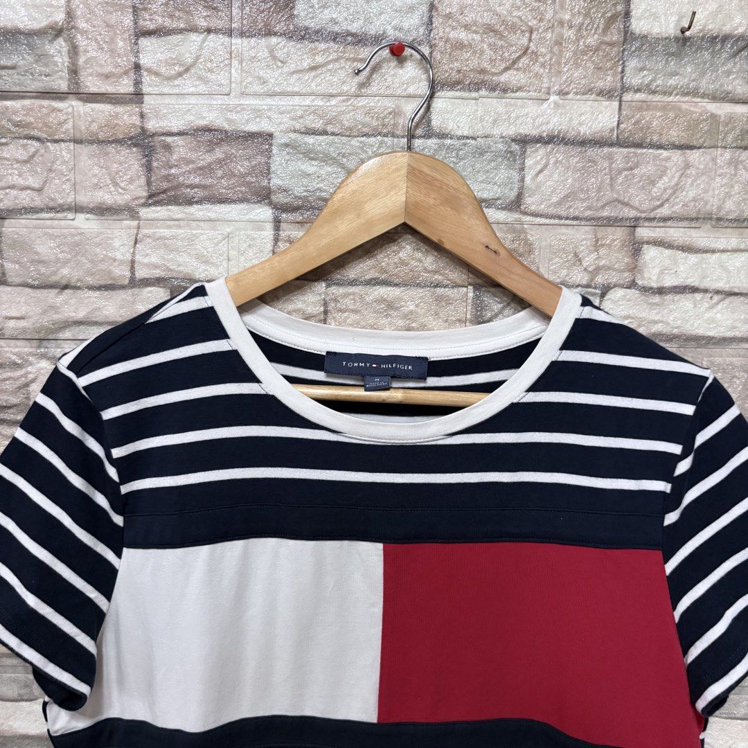 Tommy Hilfiger Big Logo Dress (Category: Dresses) located in Bacolod City. Submitted by treasurehuntsv2 (Listing ID 1468650252, Image 1). Description: Tommy Hilfiger Dress Condition – Excellent Color Rate –9.5/10 Flaws – None ✅ Size: Dimensions: Width – 19.5 Length–34 .