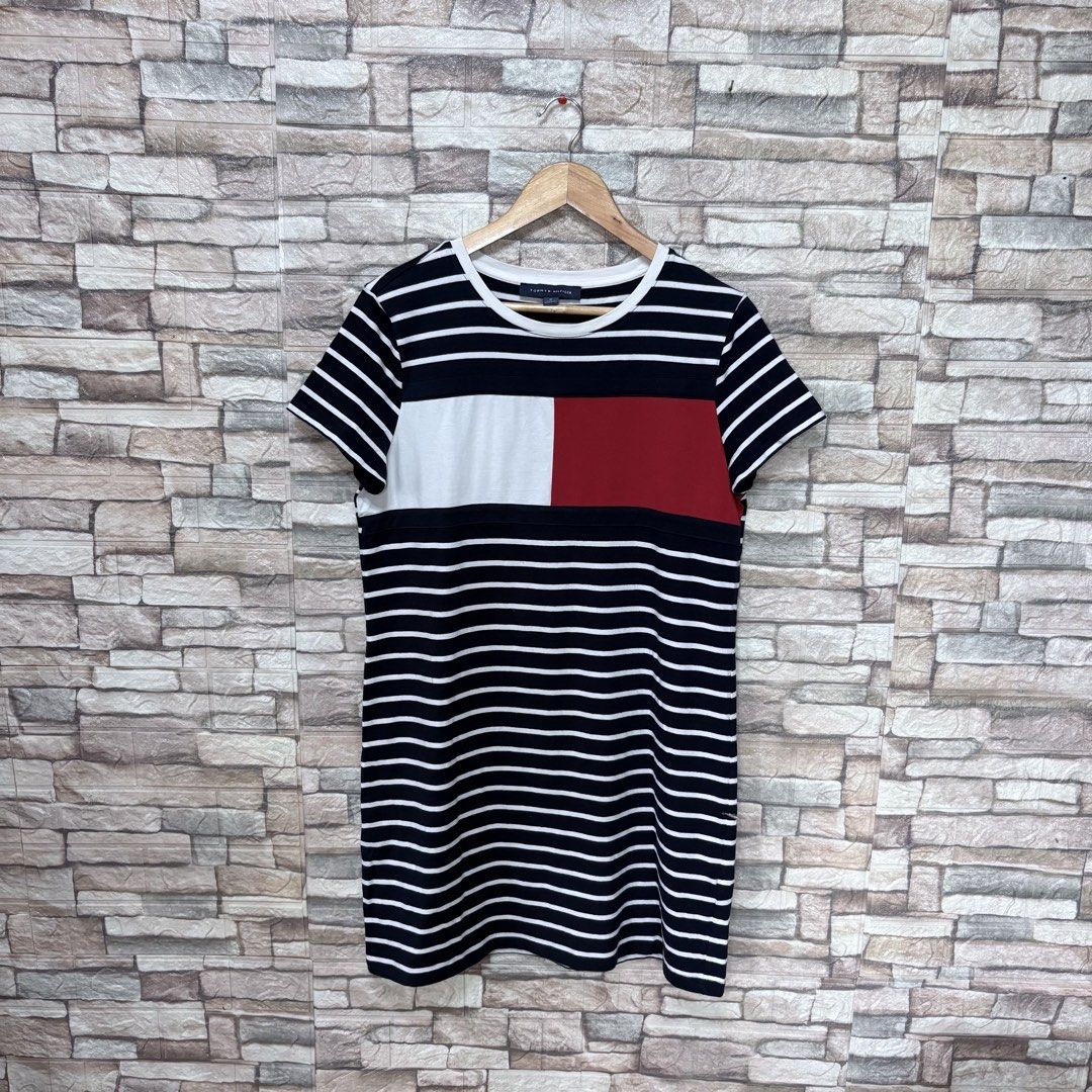 Tommy Hilfiger Big Logo Dress (Category: Dresses) located in Bacolod City. Submitted by treasurehuntsv2 (Listing ID 1468650252, Image 2). Description: Tommy Hilfiger Dress Condition – Excellent Color Rate –9.5/10 Flaws – None ✅ Size: Dimensions: Width – 19.5 Length–34 .