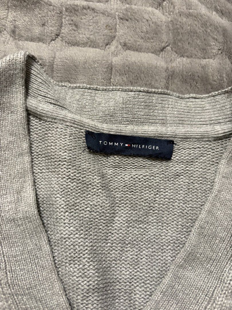 TOMMY HILFIGER CARDIGAN CABLE KNIT (Category: Longsleeves) located in Dasmarinas. Submitted by thrifteverywhere (Listing ID 1468526446, Image 3). Description: Tommy Hilfiger Cardigan Cable Knit Good condition Small to medium.