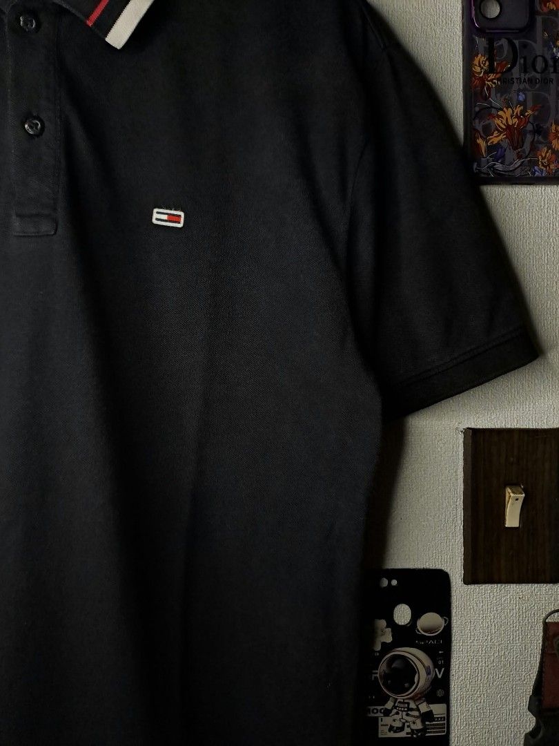 Tommy Hilfiger Contrast Tipped Colar (Category: Formal Shirts) located in Quezon City. Submitted by yaseen73 (Listing ID 1468709325, Image 2). Description: Authentic Tommy Hilfiger Contrast Tipped Colar With Red and White Polo Shirt Wearing Size : Medium on Tags Dimensions : Please Refer to the Photo Color Rate : 9.9/10 ✔️There is a Mark or Residue of after rinse bleach and it turned white marks on the left arm but not too visible, it needs to re