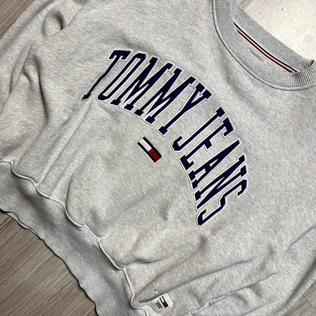 Tommy Hilfiger Embroided Spellout Sweathsirt (Category: Coats, Jackets and Outerwear) located in Cebu City. Submitted by franceuy (Listing ID 1468593137, Image 3). Description: Very Good Condition Issue (dirt or stain) need clean/wash only W-23 L-22 Color rate: 9/10 Cebu City📍.