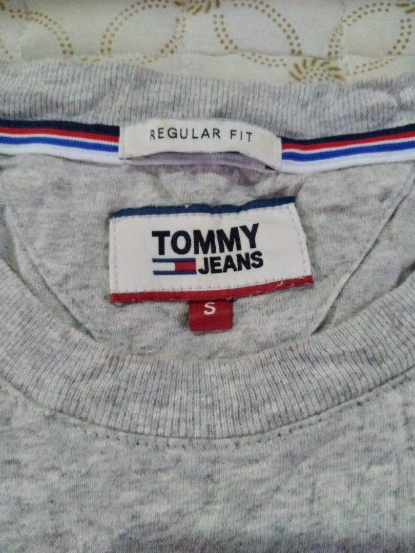 Tommy Hilfiger Grey T-shirt Medium (Category: Tshirts & Polo Shirts ) located in Zamboanga. Submitted by nurbya898048 (Listing ID 1468661323, Image 3). Description: Tag size small best fit to medium Width 20 Length 26 Grey color way Embroidery logo Excellent condition Color rate 9.8/10 Presentable, no flaws Check all photos for details 450+shipping fee.