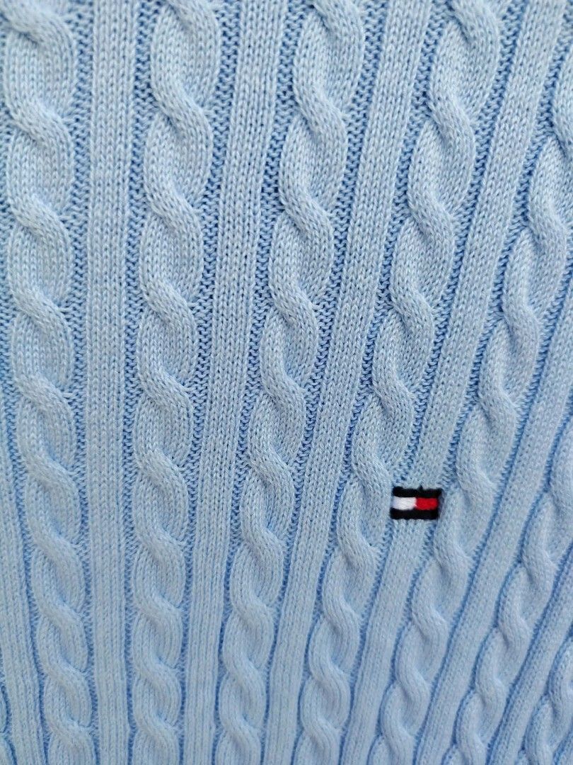 Tommy Hilfiger knitted (Category: Activewear) located in Manila. Submitted by ramzzyyy (Listing ID 1468586269, Image 3). Description: .