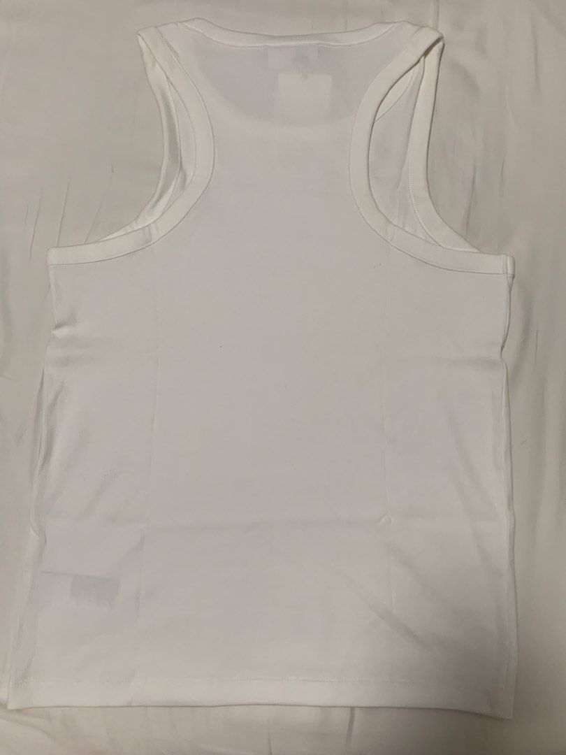 Top Tank Calvin Klein (White) (Category: Sleep and Loungewear) located in Quezon City. Submitted by arbyyy (Listing ID 1468593356, Image 2). Description: Brand new. Never been used..