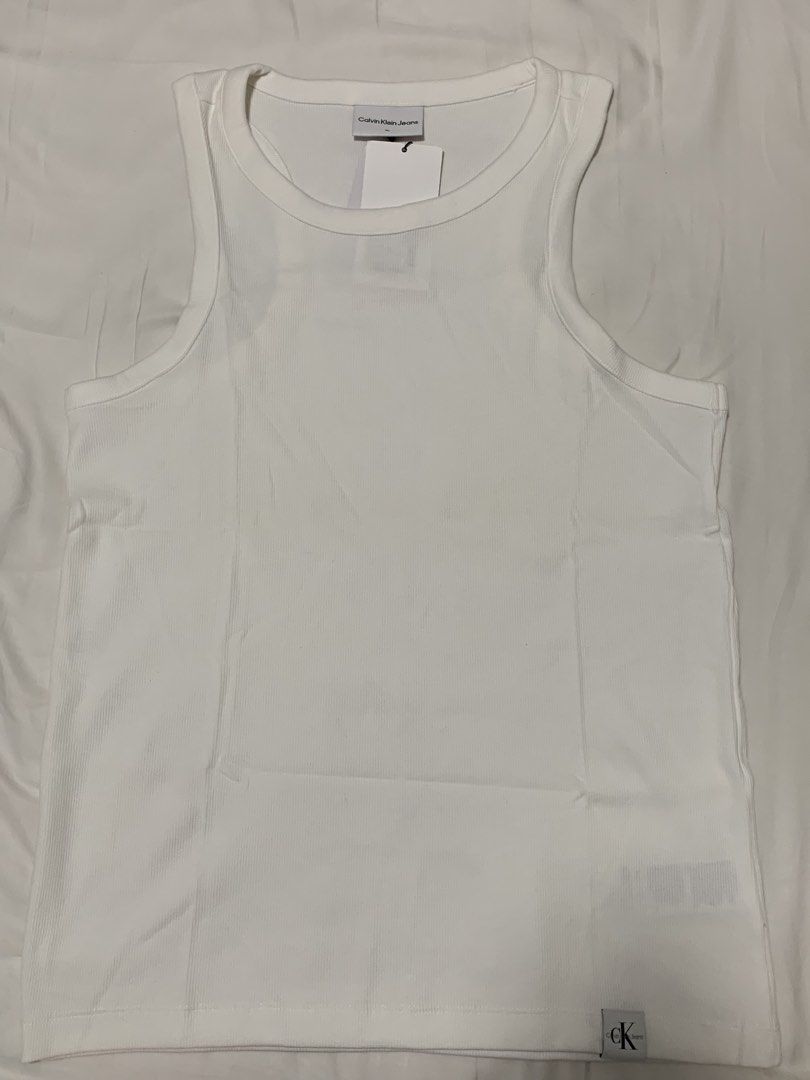 Top Tank Calvin Klein (White) (Category: Sleep and Loungewear) located in Quezon City. Submitted by arbyyy (Listing ID 1468593356, Image 1). Description: Brand new. Never been used..
