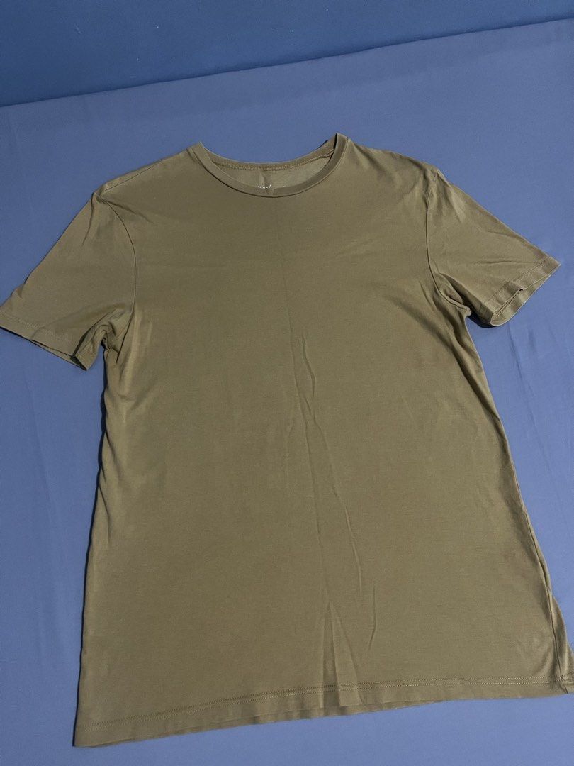 Topman Slim Fit Shirt (Category: Tshirts & Polo Shirts ) located in Taguig. Submitted by csthejustin (Listing ID 1468660661, Image 1). Description: - Color: Mustard/Khaki - Style: Slim Fit - Size: Small - Condition: Well-maintained and ready to wear - Perfect for casual wear and everyday styling.