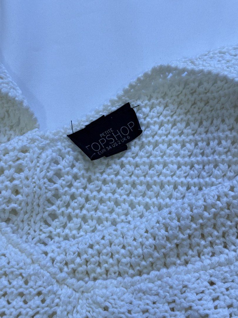 TOPSHOP WHITE DRESS (Category: Dresses) located in General Trias. Submitted by fellasunshine (Listing ID 1468640615, Image 2). Description: - rfs decluttering - no flaws - personal item.